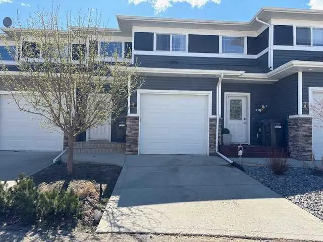 5301 Windward PL #7, Sylvan Lake, AB T4S 0H5