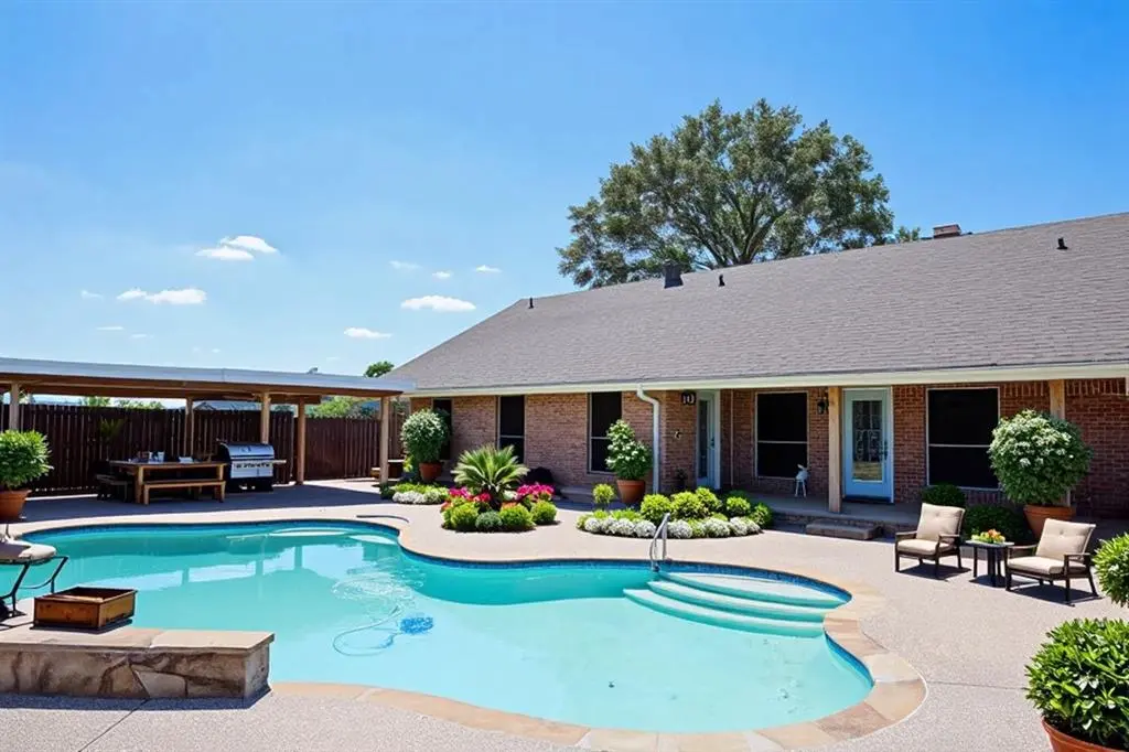 10575 Friendship Road, Pilot Point, TX 76258
