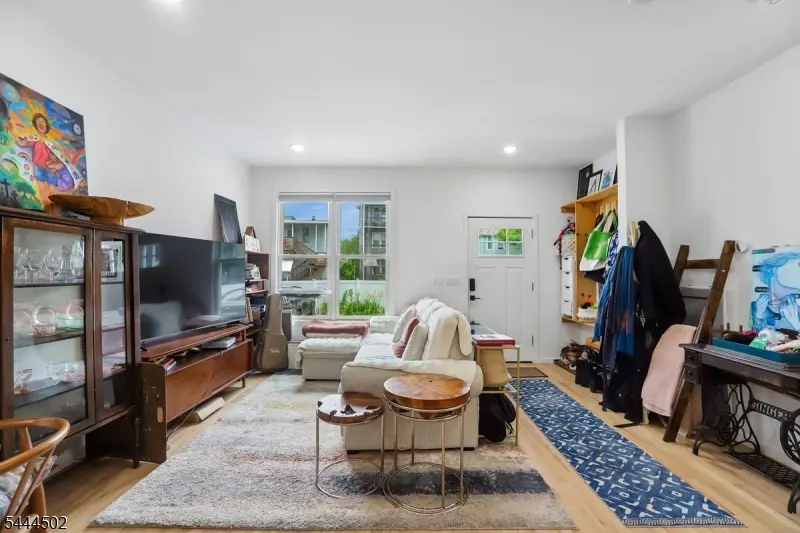 15 Wheeler St Unit B #B, Montclair Twp., NJ 07042