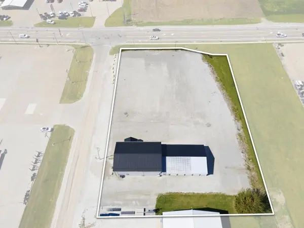 214 Airport Road, Washington, IA 52353