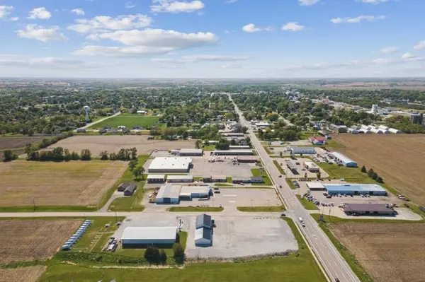 214 Airport Road, Washington, IA 52353
