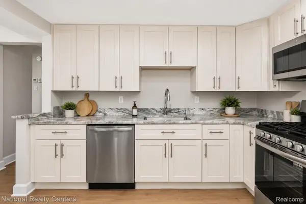22591 Tulane AVE, Farmington Hills, MI 48336