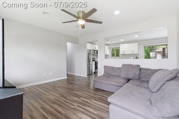 4950 Windham DR, Sterling Heights, MI 48310