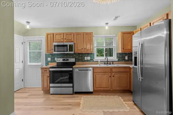 23464 Boller CT, Brownstown Charter Township, MI 48183
