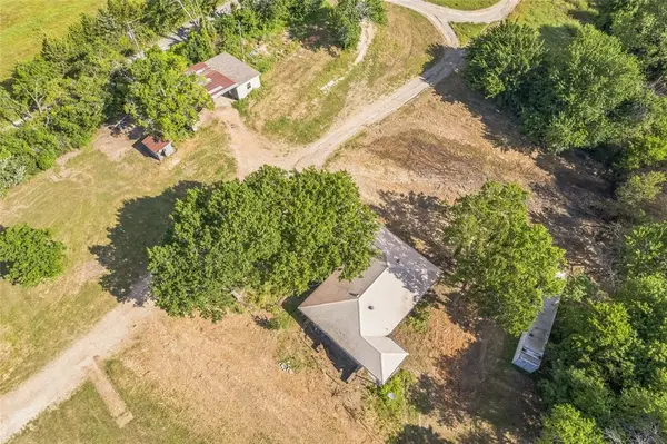 37 Busby Lane, Bells, TX 75414