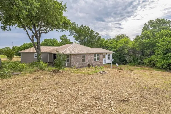 37 Busby Lane, Bells, TX 75414