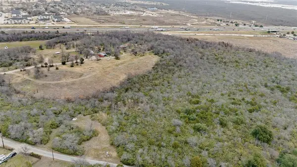 24 Medford Road, Grand Prairie, TX 75052