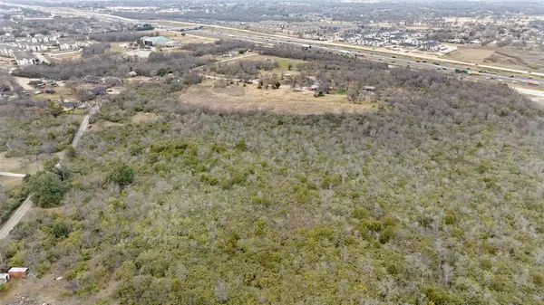 24 Medford Road, Grand Prairie, TX 75052
