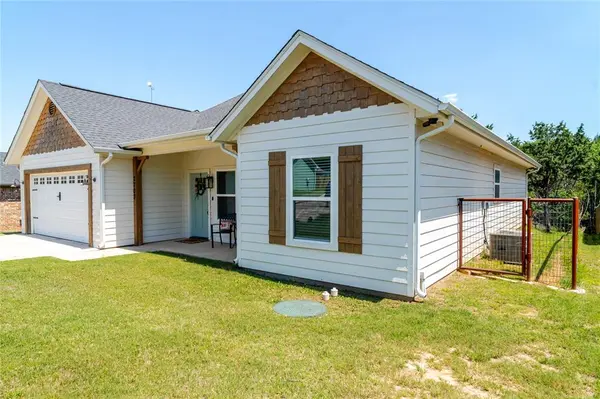 2703 San Gabriel Drive, Granbury, TX 76048