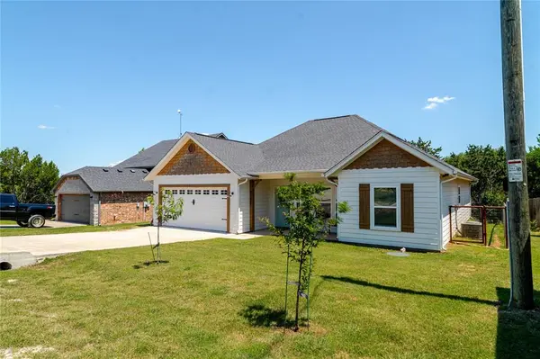 2703 San Gabriel Drive, Granbury, TX 76048