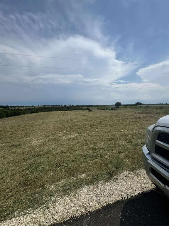 318 Grand Canyon Drive, Oglesby, TX 76561
