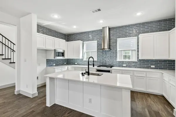 2541 Carmelita Street, Dallas, TX 75212