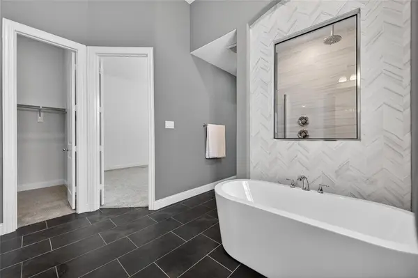 7457 Pondview Lane, Fort Worth, TX 76123