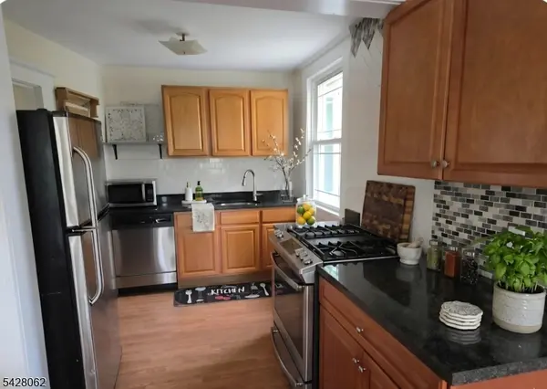 71 Montclair Avenue 2B, Montclair Twp., NJ 07042