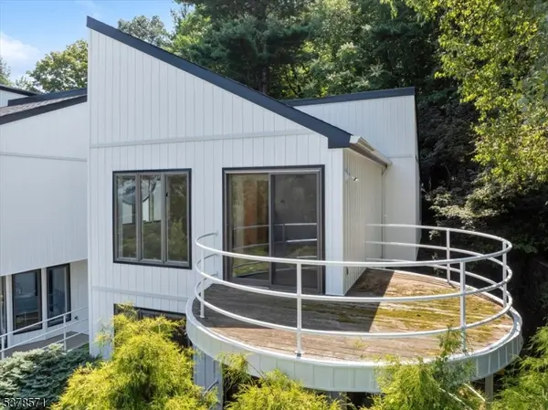 215 Eileen Dr, Cedar Grove Twp., NJ 07009