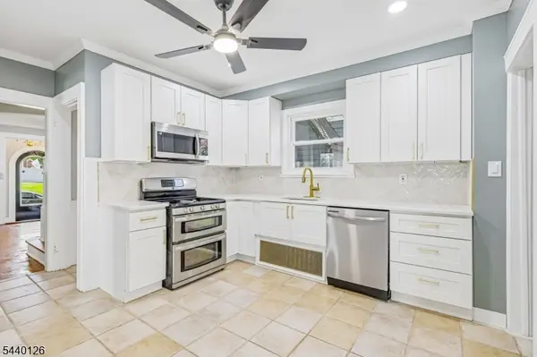423 E Lincoln Ave, Roselle Park Boro, NJ 07204