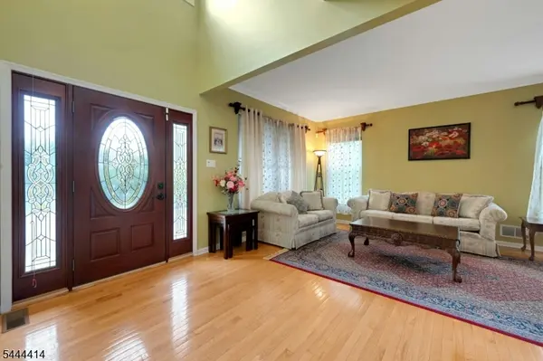 64 Walters Brook Dr, Bridgewater Twp., NJ 08807