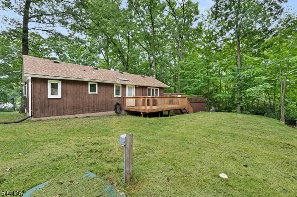 5 Muchivo Trl, Byram Twp., NJ 07821