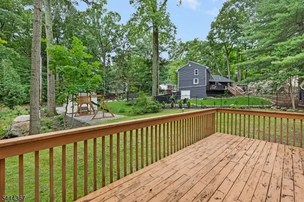 5 Muchivo Trl, Byram Twp., NJ 07821