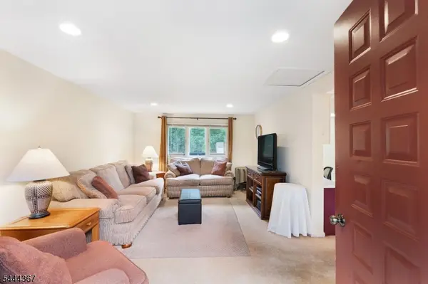 5 Muchivo Trl, Byram Twp., NJ 07821
