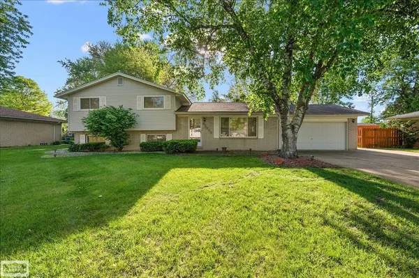 53656 Lynnham LN, Shelby Twp, MI 48316
