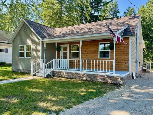 427 Cedar ST, Breckenridge, MI 48615