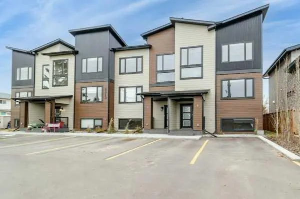 4311 48 AVE,  Sylvan Lake,  AB T4S 1N5