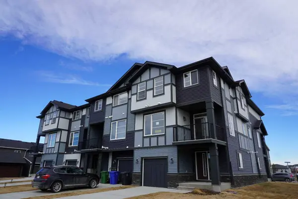 22 Waterford Link, Chestermere, AB T1X 2T8