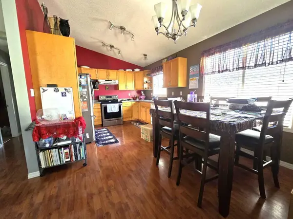 1207 61 Street, Edson, AB T7E 1Y4