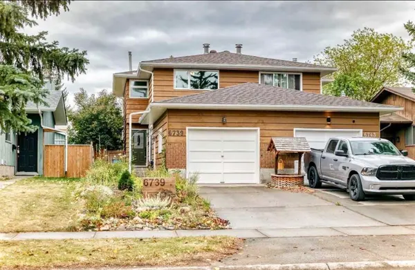 6739 Coach Hill RD SW, Calgary, AB T3H 1V7