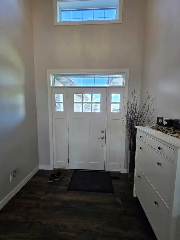 805 7 AVE, Fox Creek, AB t0h1p0