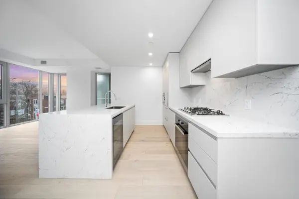 346 Davenport RD #403, Toronto C02, ON M5R 1K6