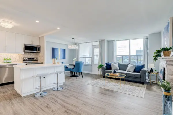 10 Edgecliff Golfway #1417, Toronto C11, ON M3C 3A3