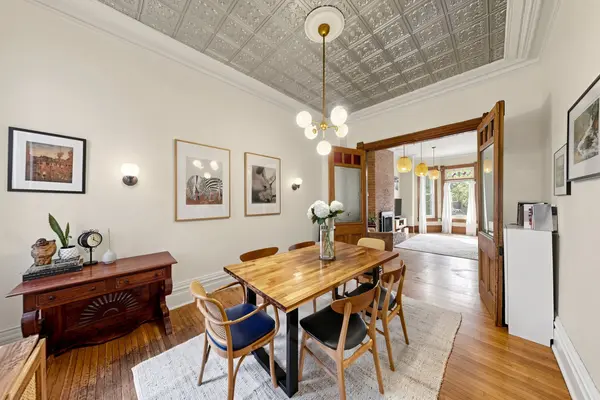 58 Nassau ST, Toronto C01, ON M5T 1M2