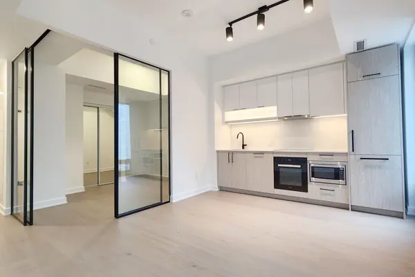 91 Montclair AVE #319, Toronto C03, ON M5P 0B1