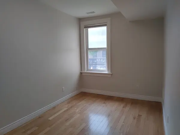 245 Queen ST W #2nd Flr, Toronto C01, ON M5V 1Z4
