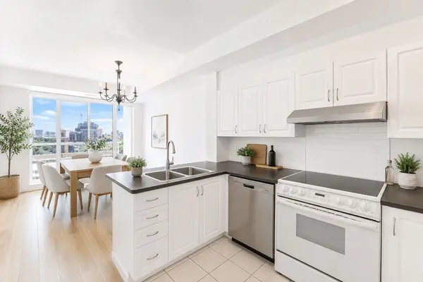 18 Beverley ST #801, Toronto C01, ON M5T 3L2