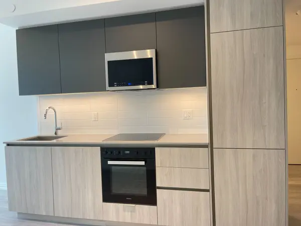 400 King ST W #604, Toronto C01, ON M5V 0X8