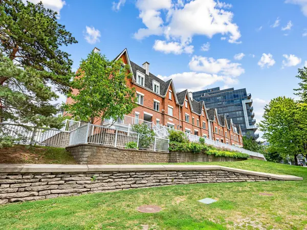 12 Sudbury ST #605, Toronto C01, ON M6J 3W7