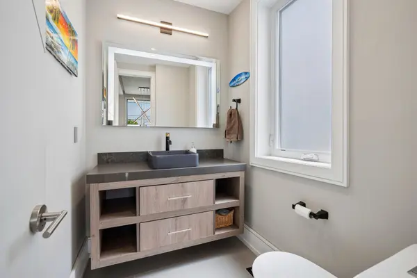 39 Wilmington AVE, Toronto C06, ON M3H 5J1