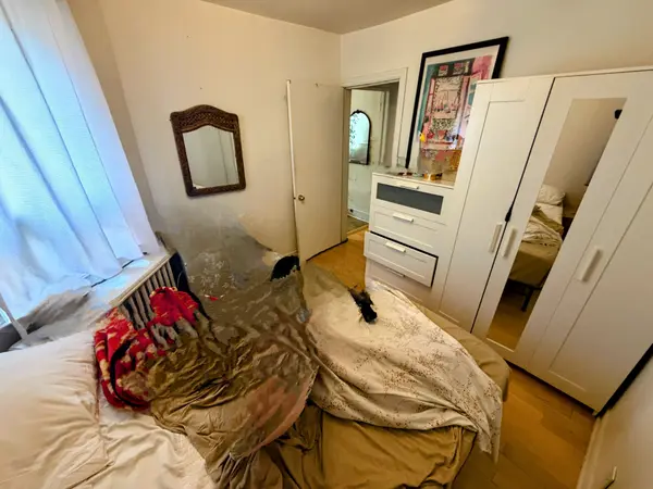 636 Clinton ST, Toronto C02, ON M6G 2Z7