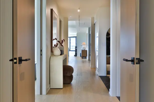 200 Sudbury ST #1302, Toronto C01, ON M6J 0H1