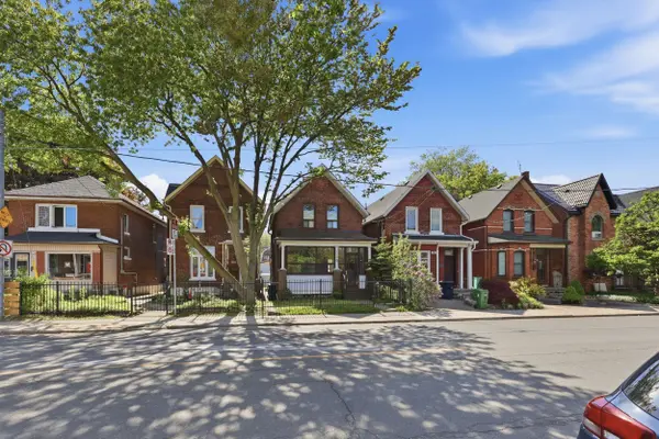 330 Main ST, Toronto E02, ON M4C 4X7