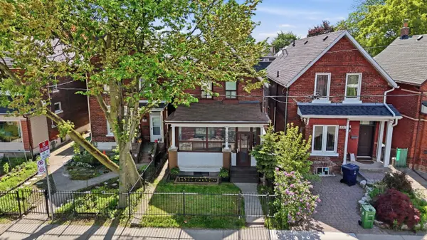 330 Main ST, Toronto E02, ON M4C 4X7