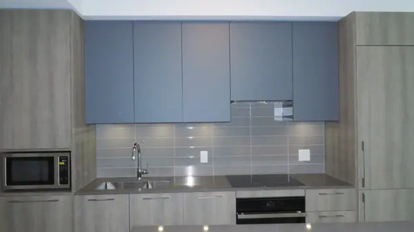 18 Water Walk DR #610, Markham, ON L3R 6L5