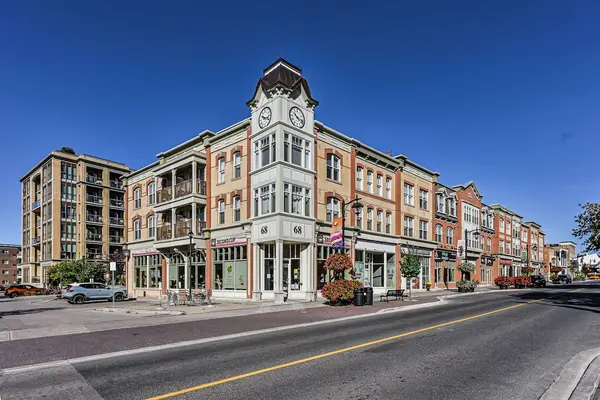 68 Main ST N #305, Markham, ON L3P 0N5