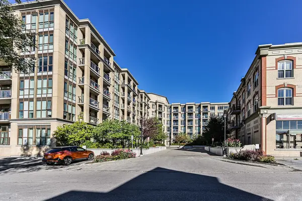 68 Main ST N #305, Markham, ON L3P 0N5