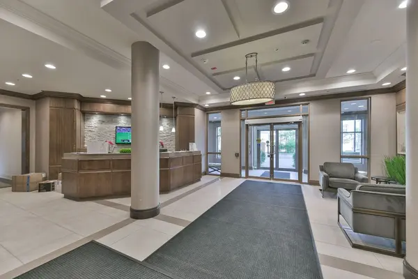 68 Main ST N #305, Markham, ON L3P 0N5