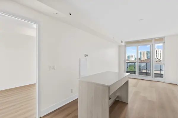 9471 Yonge ST #533, Richmond Hill, ON L4C 0Z5