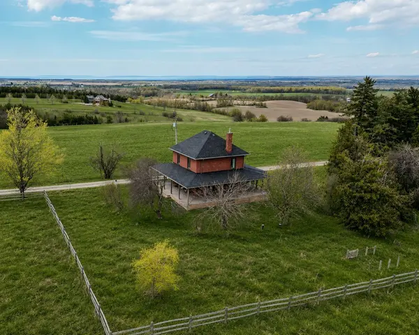 1943 Fairgrounds RD S, Clearview, ON L0M 1G0